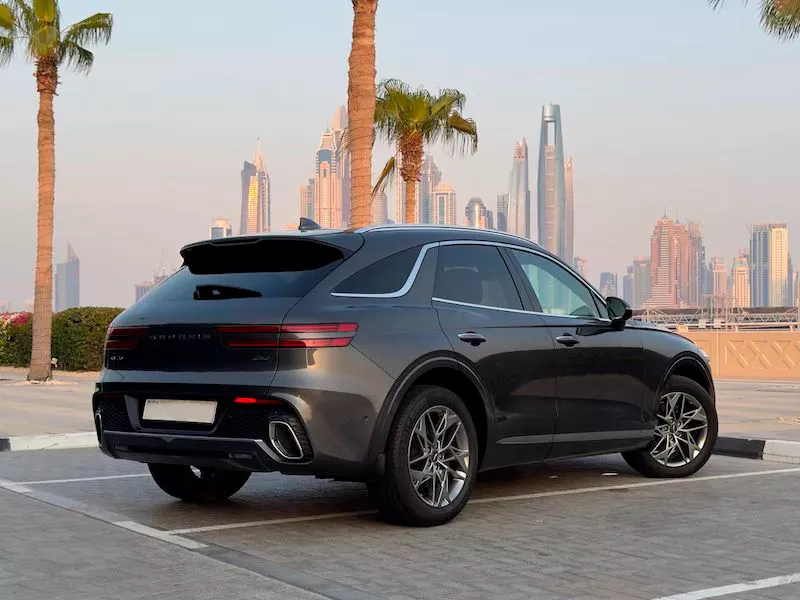 Hyundai Genesis to order with driver