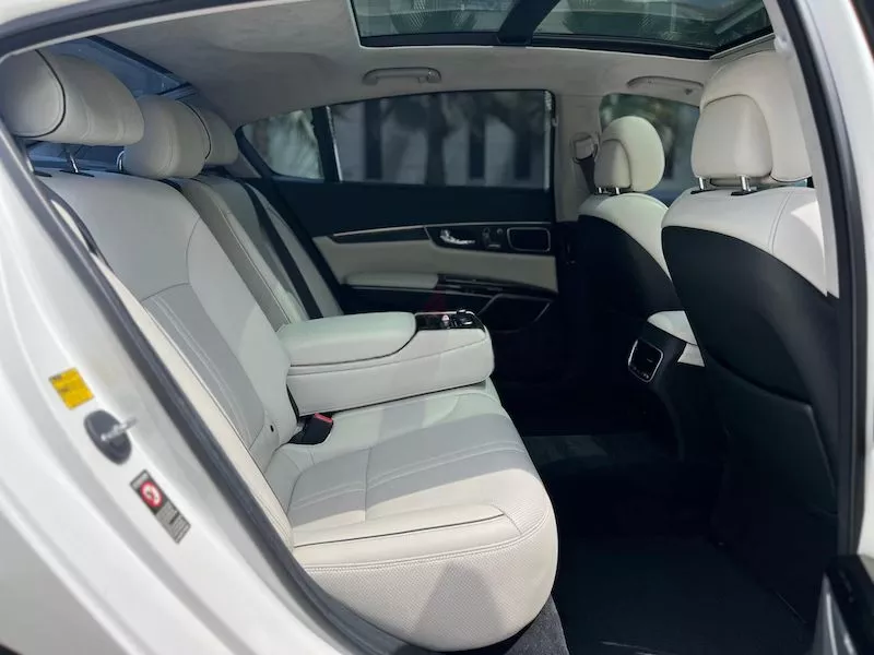 KIA K900 rental with driver